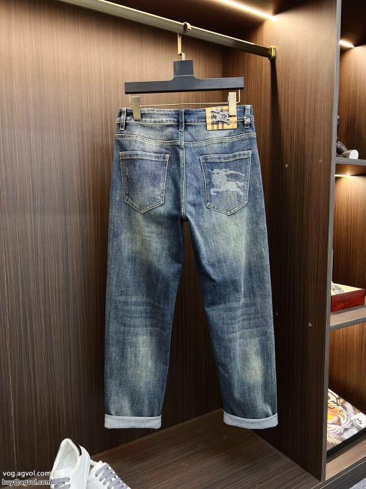 BURBERRYジーンズ偽物 ブランド 販売春先に注目を集める最安に挑戦_0_0