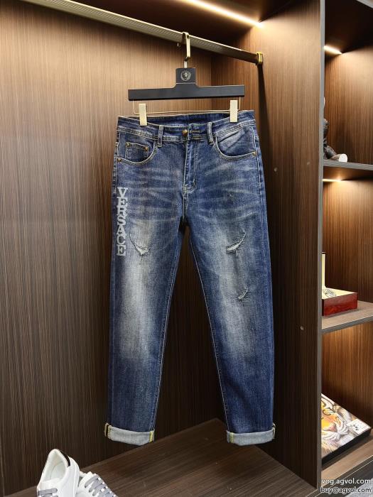 大人気オリジナル人気沸騰中！おしゃれ新品偽物 ブランド 激安VERSACEジーンズ_0_1