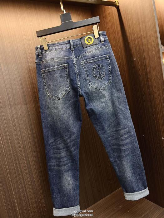 ジーンズコピー 商品 販売数量限定大人の雰囲気たっぷりLOUIS VUITTON_0_0