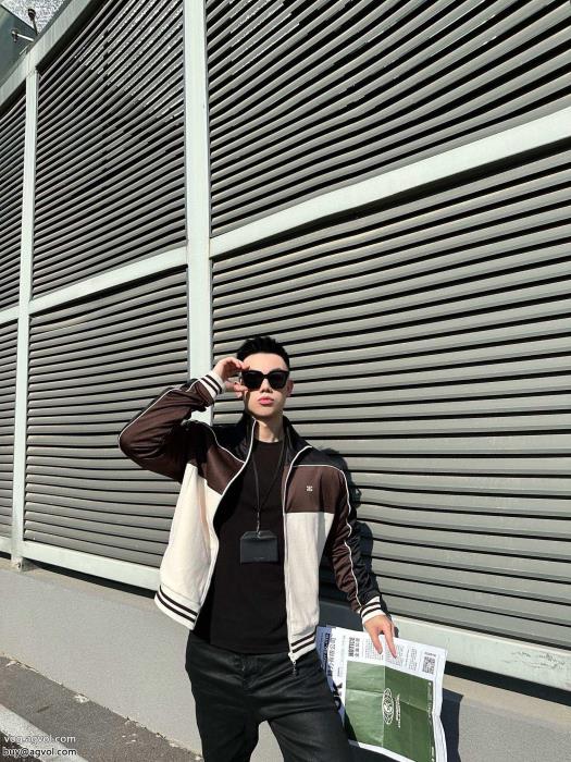コピー ブランド 通販コートCELINEスタイルを綺麗にお洒落な印象に_0_1