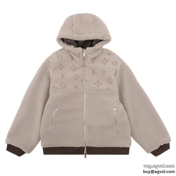 ジュアル感強めの着今季はファション感漂うLOUIS VUITTONコートブランド コピー 品_0_4