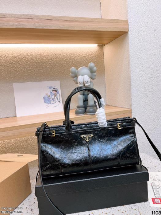 コピー ブランド 販売バッグプラダ超おしゃれ大人気著名人愛用_0_0