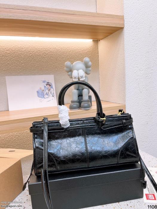 コピー ブランド 販売バッグプラダ超おしゃれ大人気著名人愛用_0_2