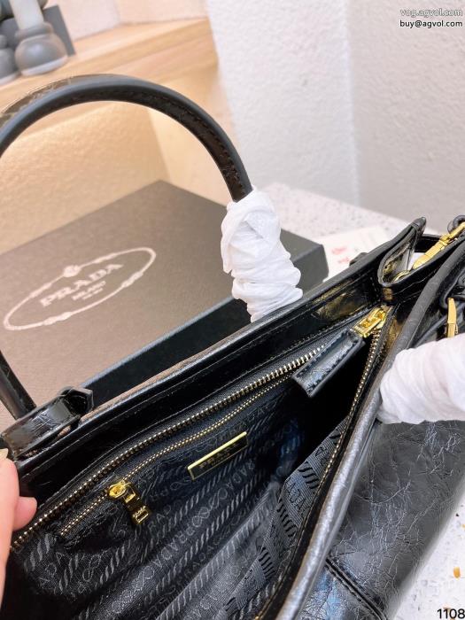 コピー ブランド 販売バッグプラダ超おしゃれ大人気著名人愛用_0_3