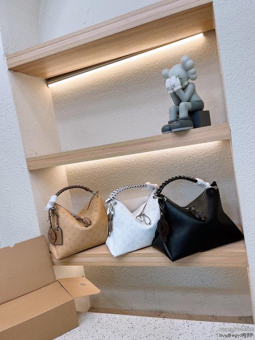 オーバーサイズ注目されている新品バッグ激安 ブランドLOUIS VUITTON_0_3