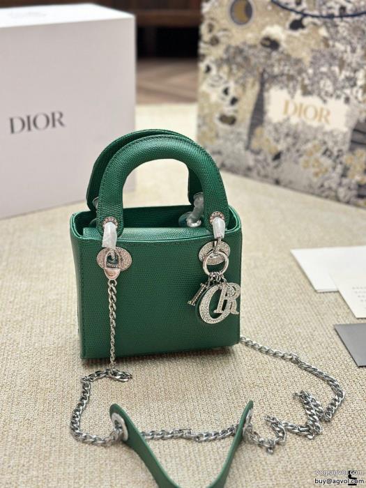 DIORバッグ王道コンビ今季は色を使った注目新品激安 通販 ブランド_0_0