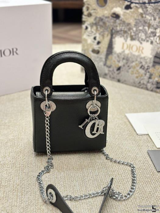 DIORバッグ王道コンビ今季は色を使った注目新品激安 通販 ブランド_0_1