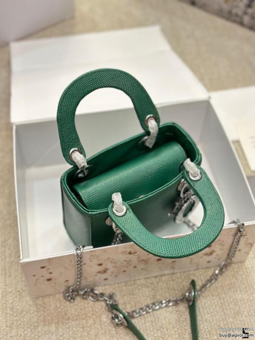 DIORバッグ王道コンビ今季は色を使った注目新品激安 通販 ブランド_0_5