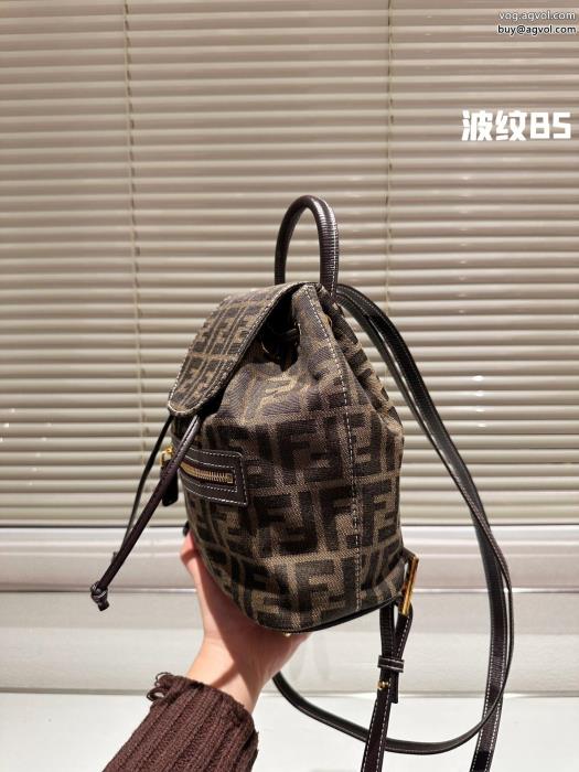 リュックサックコピー 商品 販売FENDI華やかな印象送料込み 希少品_0_3