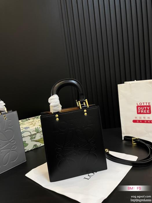 ブランド フェイクLOEWEバッグ2024シーズン継続トレンド新着数量限定_0_0