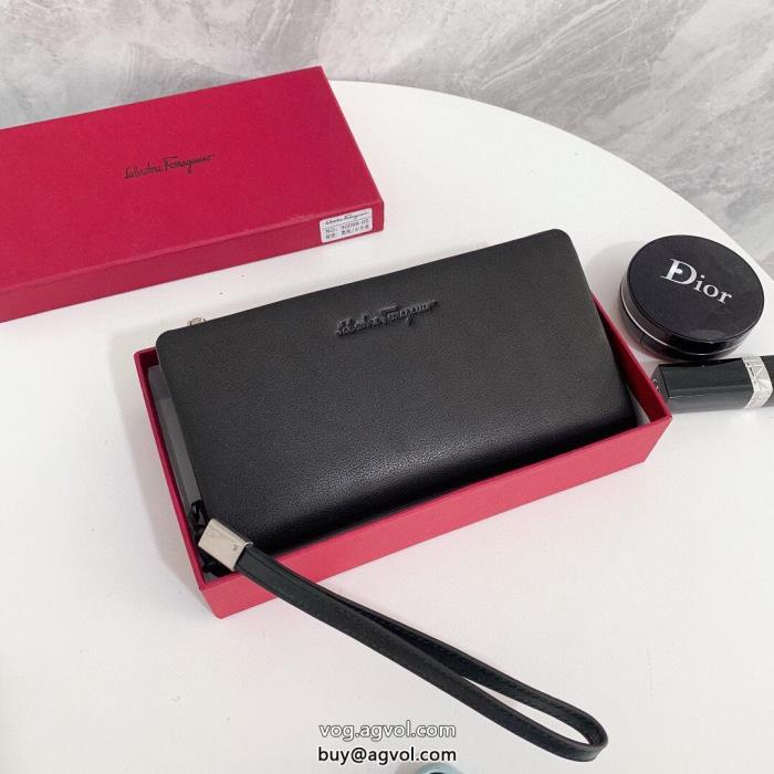 ブランド 品 激安 通販FERRAGAMO著名人の着用鮮度が手に入る財布_0_0