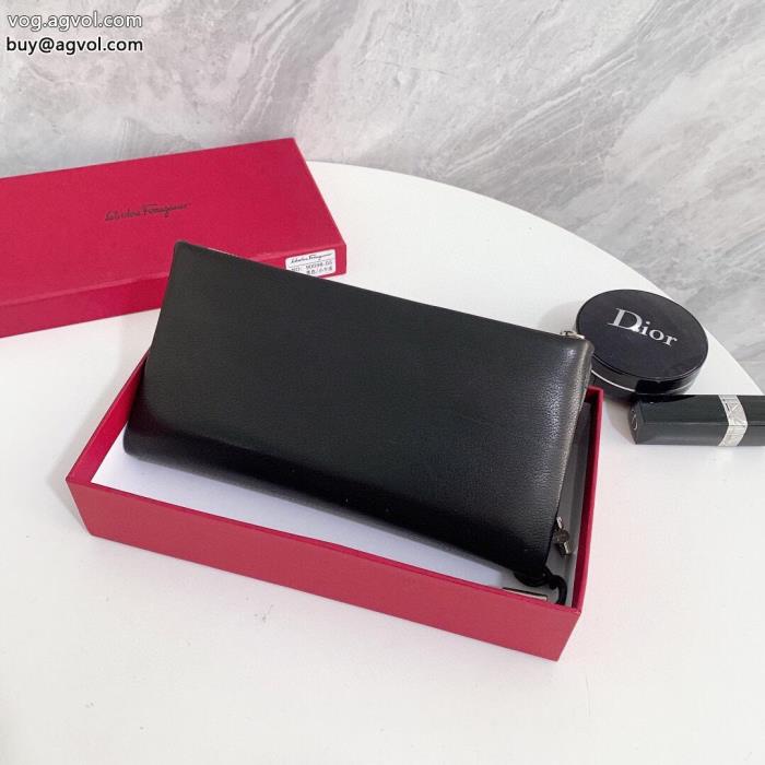 ブランド 品 激安 通販FERRAGAMO著名人の着用鮮度が手に入る財布_0_3