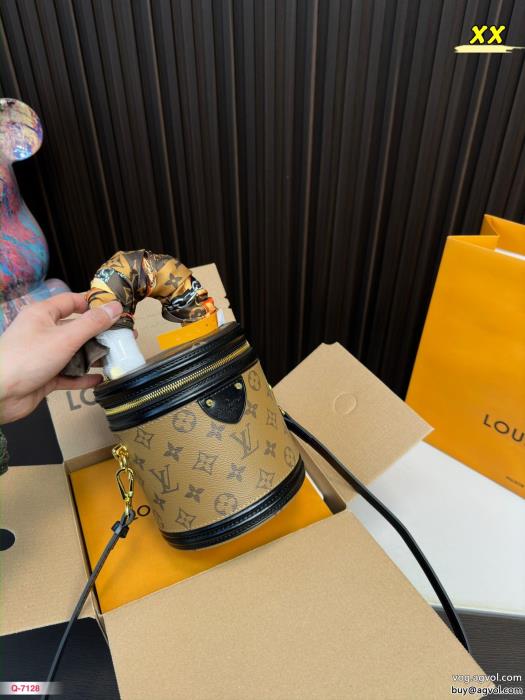 ブランド コピー 安心バッグルイ ヴィトンセンス抜群定番人気商品_0_3