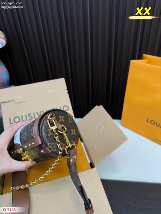スーパー コピー 安心LOUIS VUITTONロゴが美しい最新先取りおしゃれなロゴ入りバッグ_0_1