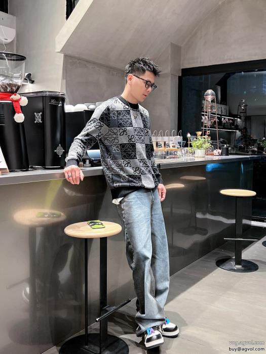 LOEWE定番のスタイル2024限定ヴィンテージ感ブランド 偽物セーター_0_0