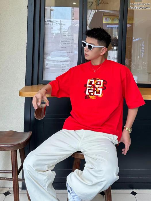 おしゃれ感度UP！話題沸騰GIVENCHYブランド レプリカ半袖Tシャツ_0_3