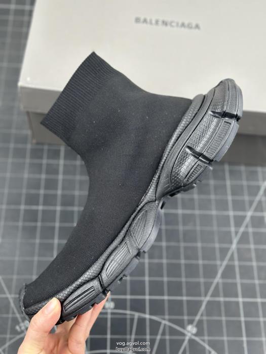 balenciagaコピー 商品 販売柔らかい色調早期完売スニーカー_0_1