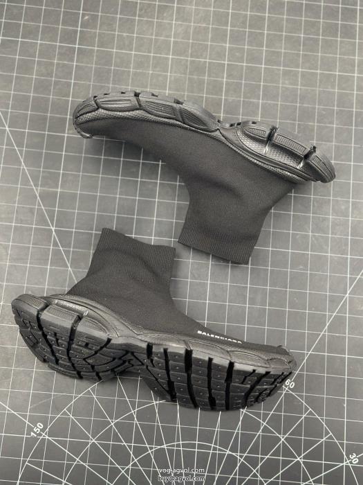 balenciagaコピー 商品 販売柔らかい色調早期完売スニーカー_0_3