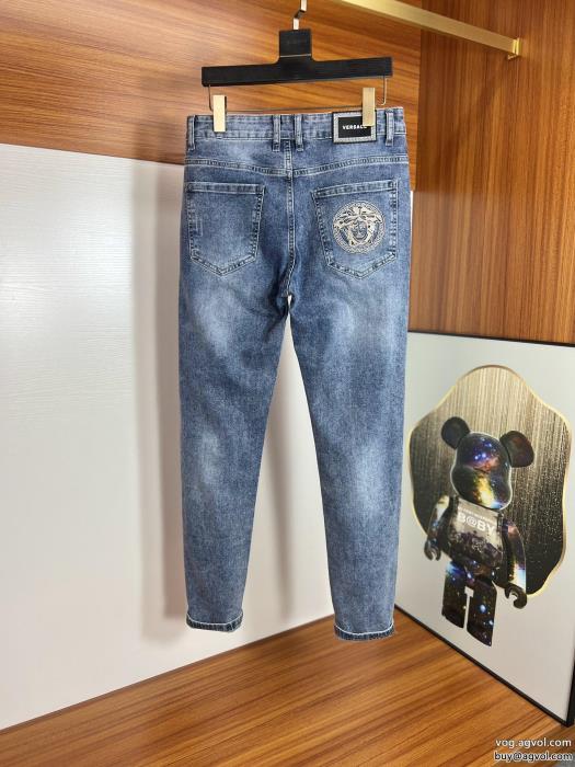 VERSACE偽 ブランド ジーンズ品のよさを感じさ透け感新作がイチ推し_0_1