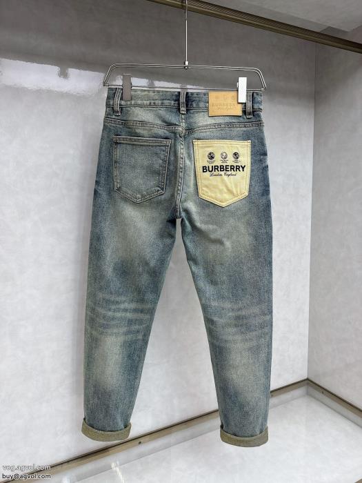ブランド コピー ショップジーンズBURBERRY涼しげな印象の視線を集めて_0_2