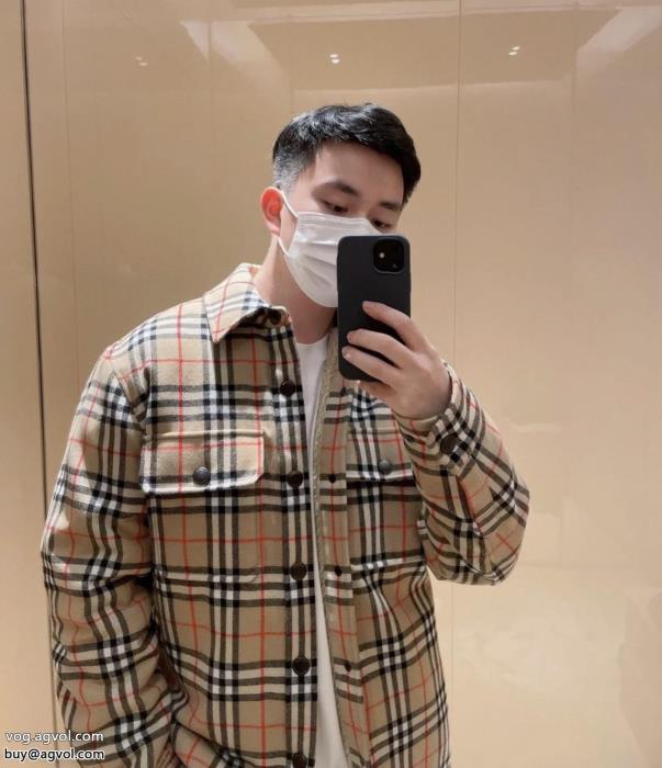 BURBERRYコートコピー 商品 販売きれいめな印象で着こなし23SS 異素材_0_4