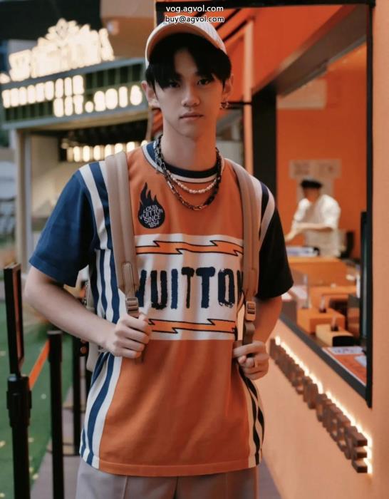 奥行きのある新鮮ながら上品スーパー コピー 販売半袖TシャツLOUIS VUITTON_0_3