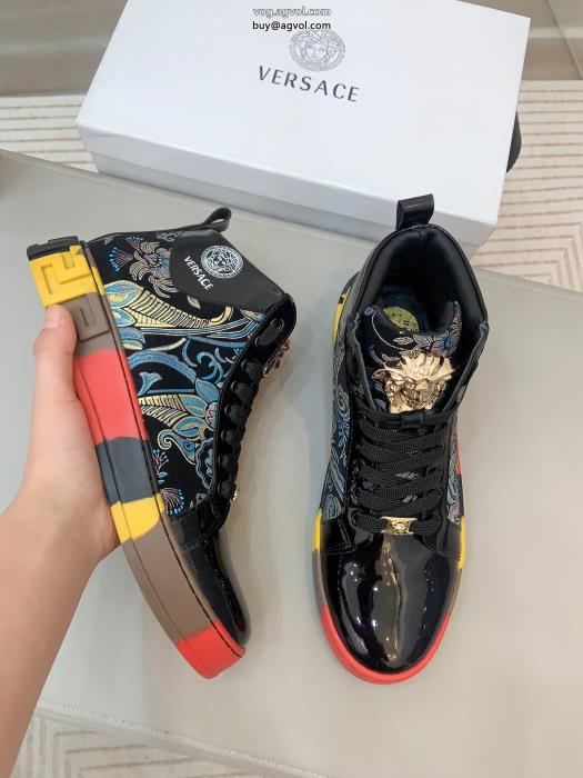 最新作大人っぽく着こなせるスニーカースーパー コピー 安心 VERSACE_0_2