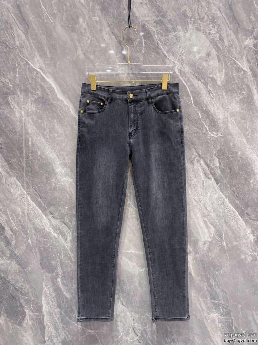 ブランド コピー 安心VERSACEジーンズ2024SS大人OK優しげな高級人気色_0_0