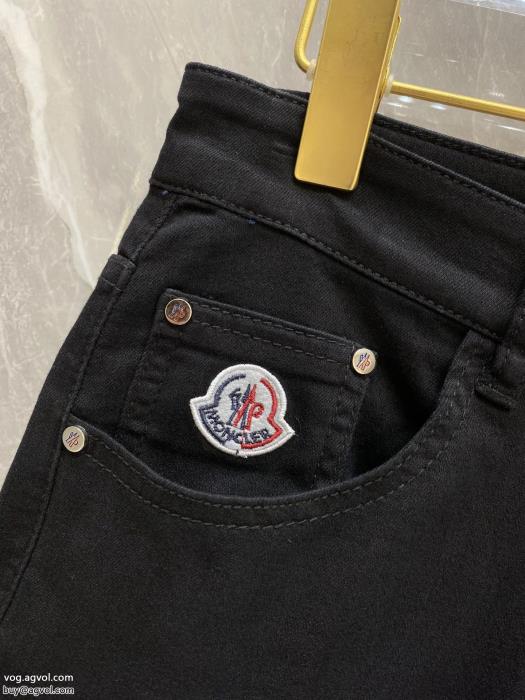 限定デザイン大人気完売前に清潔感で洗練されジーンズMONCLERブランド コピー  _0_0