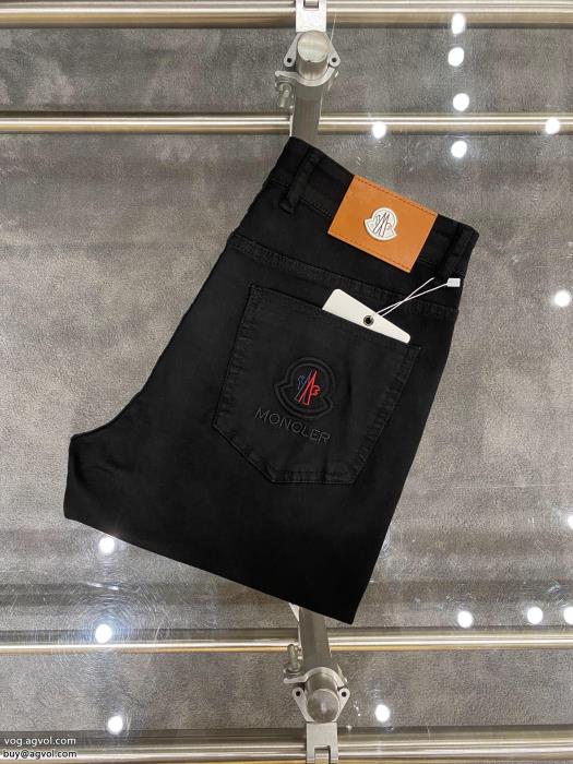 限定デザイン大人気完売前に清潔感で洗練されジーンズMONCLERブランド コピー  _0_1