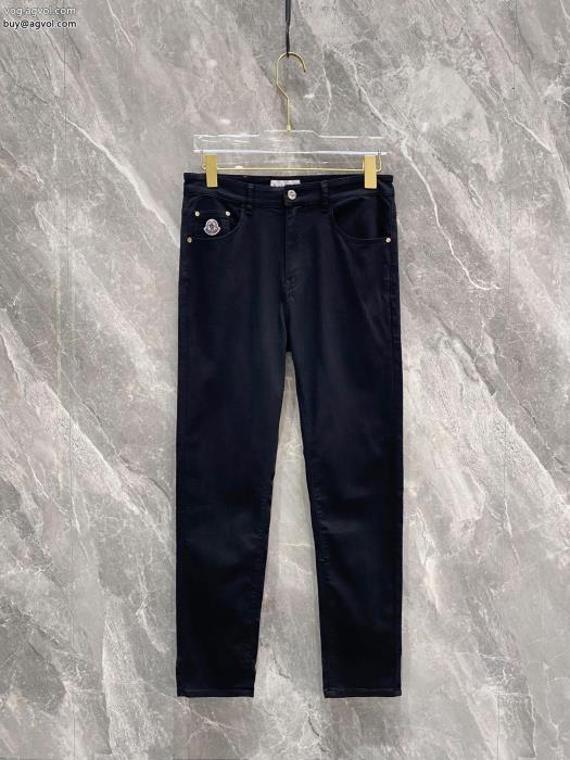 限定デザイン大人気完売前に清潔感で洗練されジーンズMONCLERブランド コピー  _0_2