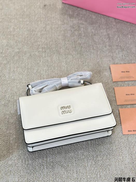 MIUMIUバッグ偽物 通販 2024の必須アイテム王道コンビ_0_2