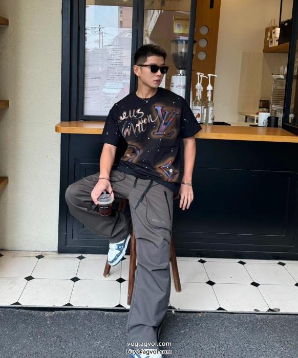 リラックス感急上昇優しげな高級人気色偽 ブランド半袖TシャツLOUIS VUITTON_0_1