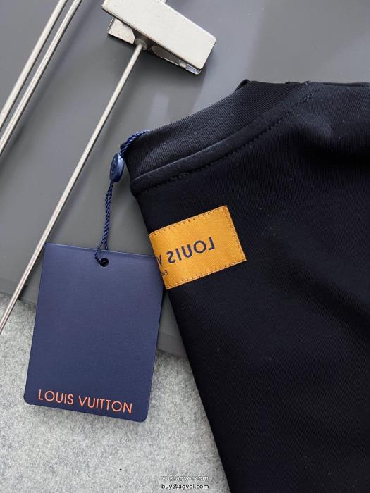 LOUIS VUITTONきれいめ上品に軽やかな印象ブランド コピー 着払い半袖Tシャツ_0_3