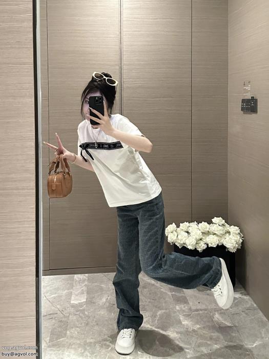 素敵デザイン未入荷ブランド魅力がたっぷりCH半袖Tシャツコピー ブランド 販売_0_2