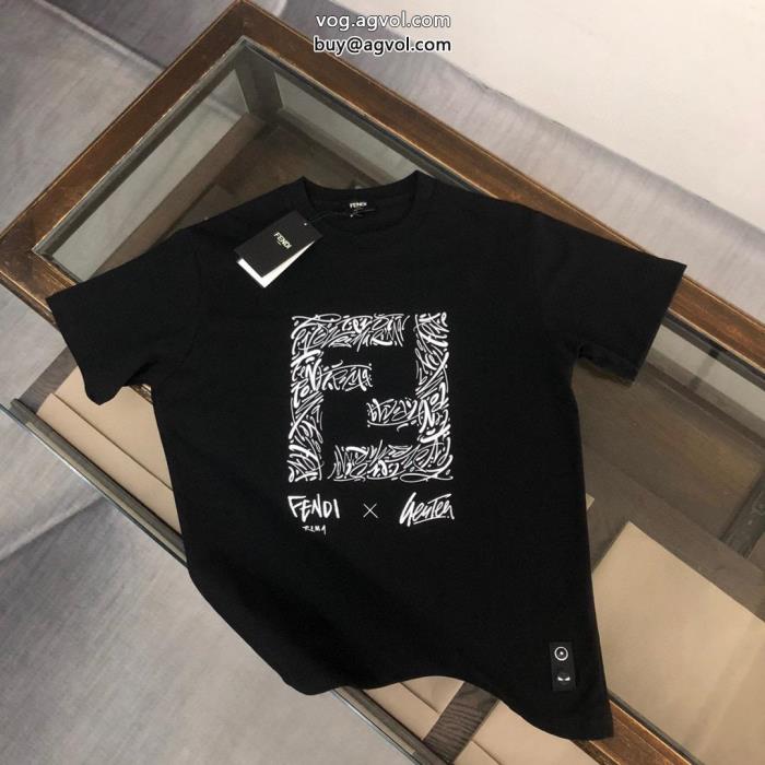 FENDI偽 ブランド 購入半袖Tシャツ贅沢な逸品大人の華やかさを演出_0_0