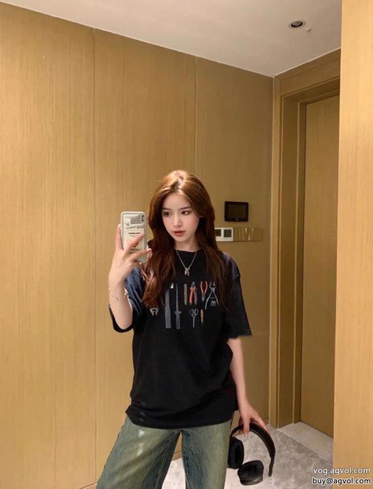 快適な着心地大絶賛半袖Tシャツブランド コピー 着払いFENDI_0_2