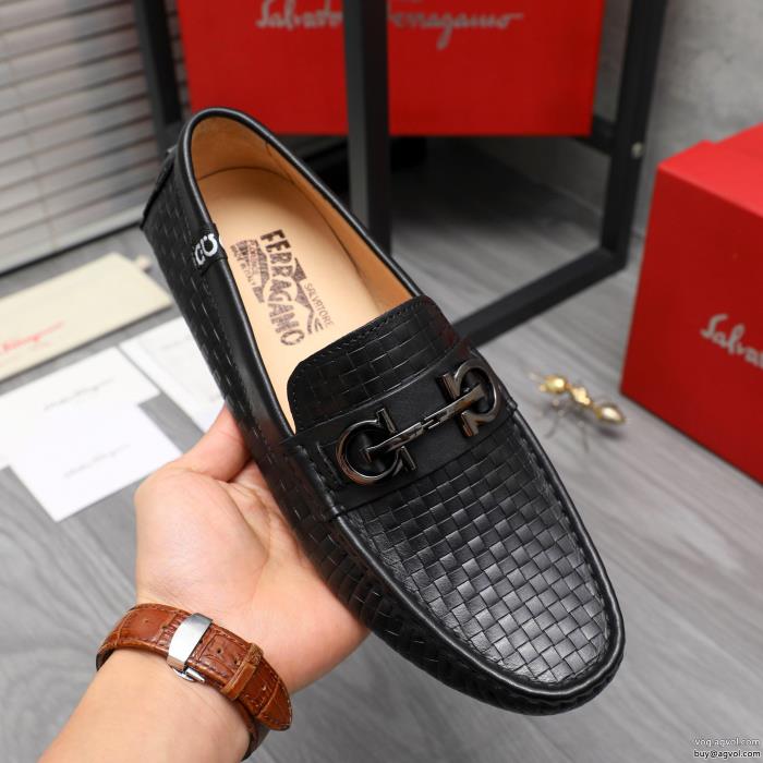 スニーカーFERRAGAMO高級感あるスタイルきちんと感が抜群ブランド コピー 販売_0_3