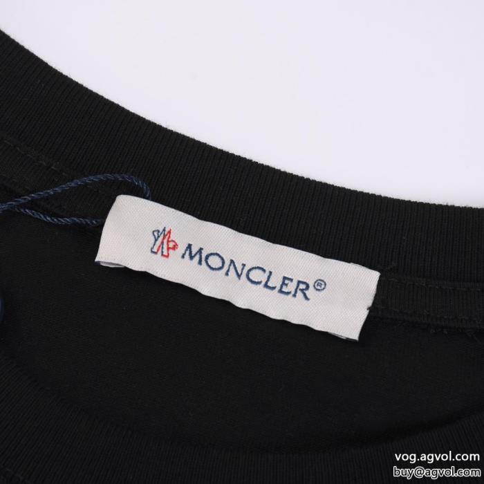 MONCLER半歩先をゆくオシャレ注目!22-23AWブランド 激安半袖Tシャツ_0_1