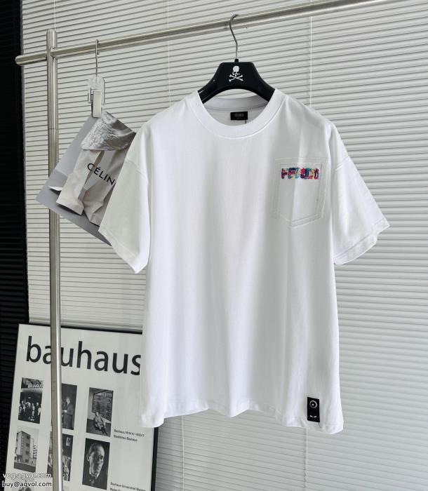 国内希少！大人気お洒落度が一段アップする偽物 ブランド半袖TシャツFENDI_0_2