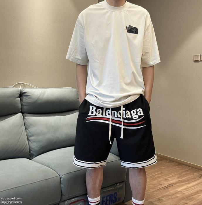オフィスにも日本未上陸のブランド半ズボンコピー 品 販売balenciaga_0_2