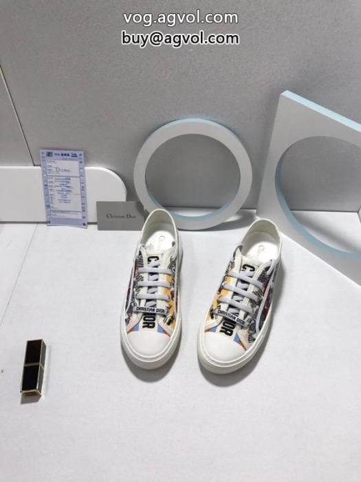 DIORスニーカー高級感ある上品なカジュアルコーデに偽物 ブランド_0_3