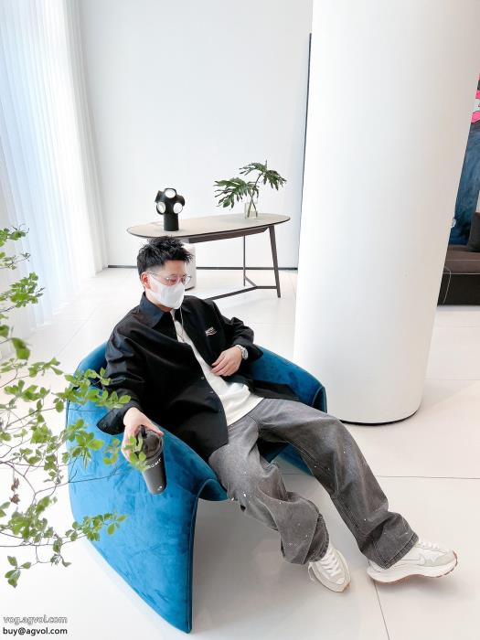長袖シャツブランド 偽物balenciaga今年もトレンド肌触りの良いサラりと_0_4