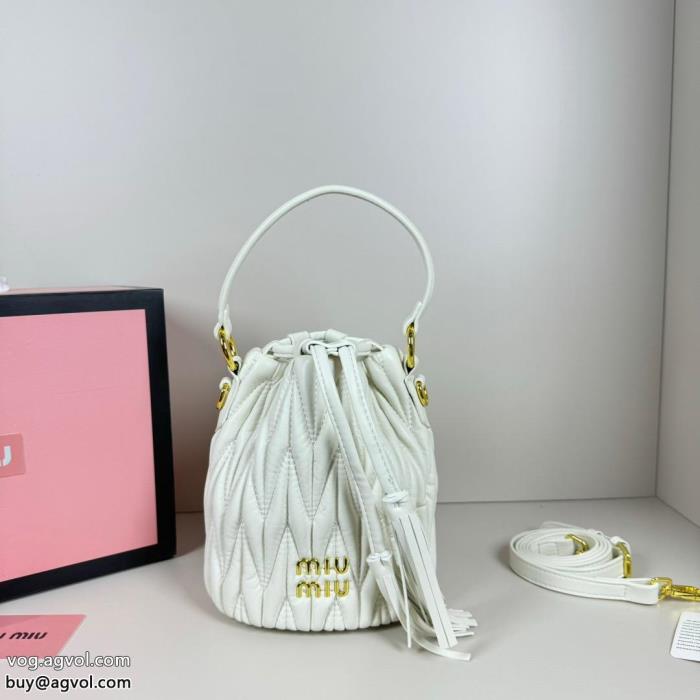 ブランド 偽物 激安 通販今年の正解大人気新作実用性は勿論MIUMIUバッグ_0_0