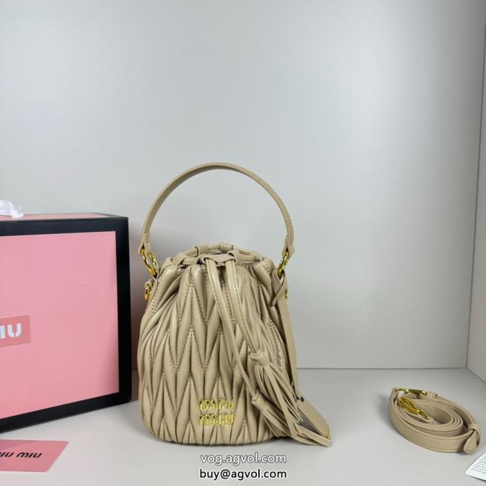 ブランド 偽物 激安 通販今年の正解大人気新作実用性は勿論MIUMIUバッグ_0_2
