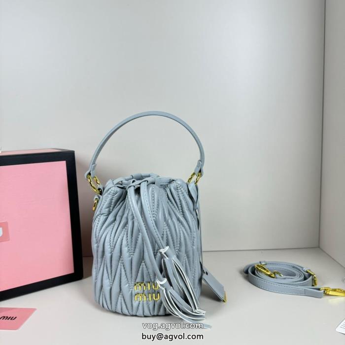 ブランド 偽物 激安 通販今年の正解大人気新作実用性は勿論MIUMIUバッグ_0_5