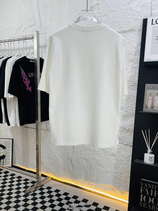 ブランド コピー 激安派手すぎず好感度が高いアイテム半袖Tシャツジバンシー_0_1