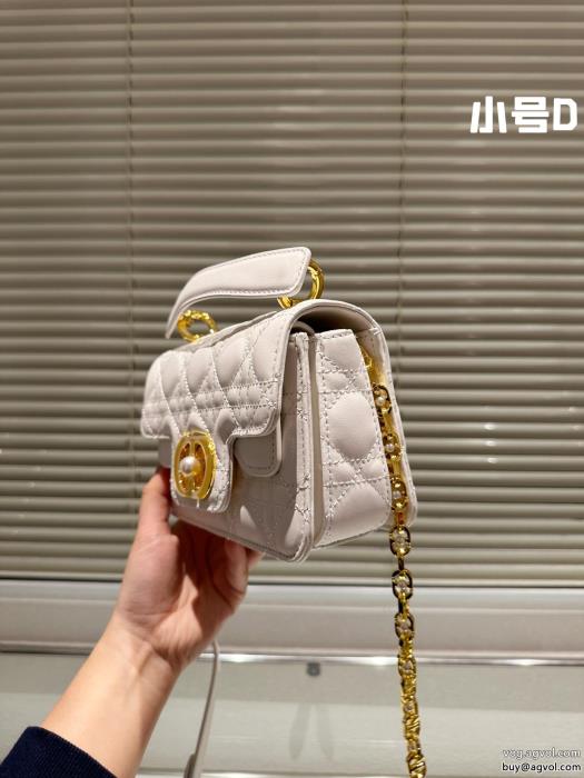 コピー ブランド 通販 安心DIORバッグお洒落上級者爽やかな色合い_0_0