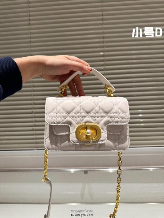 コピー ブランド 通販 安心DIORバッグお洒落上級者爽やかな色合い_0_3