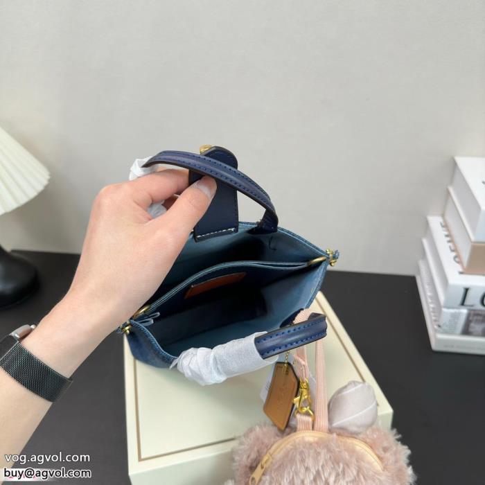 COACH偽 ブランド バッグ雑誌も街も人気アイテム愛用ブランド_0_1